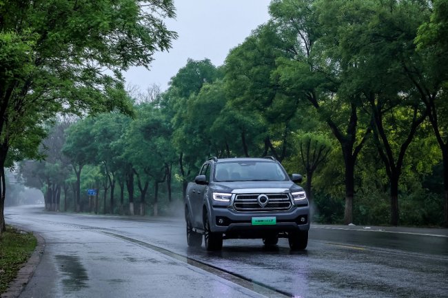 解锁户外全场景 深度试驾“真新能源皮卡”长城炮Hi4-T