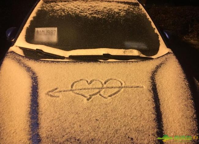 车玻璃雪上画画图片
