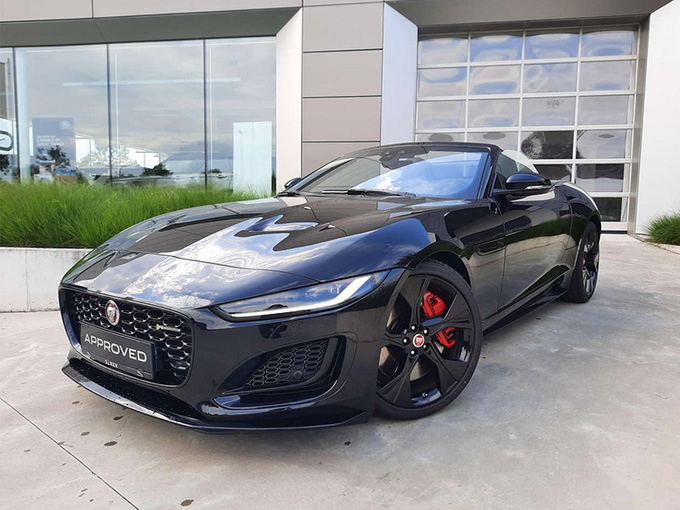 捷豹f-type敞篷版海外实拍!搭3.0t/安全配置丰富